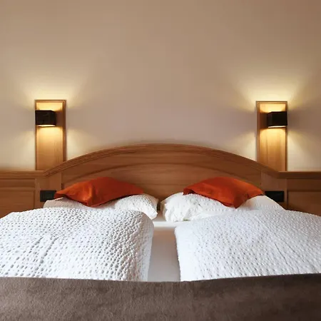 Brunello Otel Urtijëi